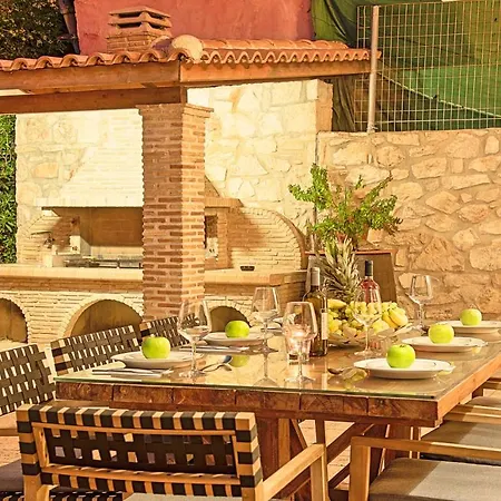 Mare Psarou Villa *