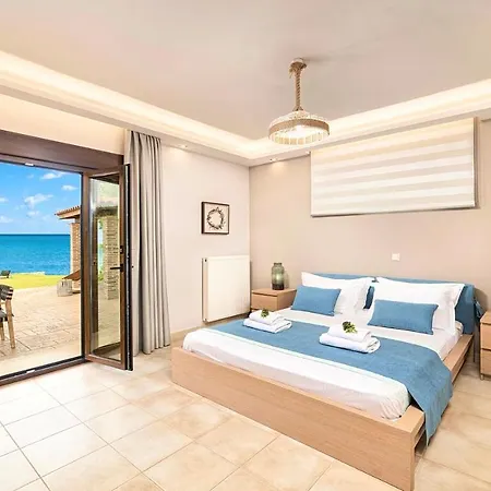 Mare Psarou Villa *